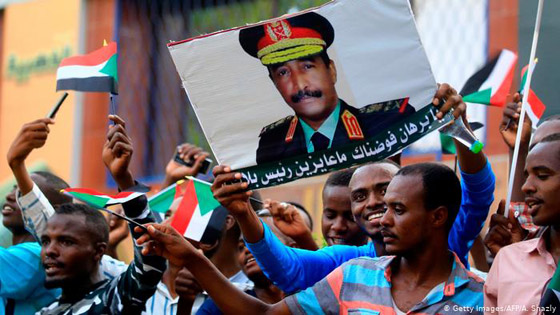 السودان: محطات توثق الصراع على السلطة بين المحتجين والجيش صورة رقم 9 السودان: محطات توثق الصراع على السلطة بين المحتجين والجيش صورة رقم 9