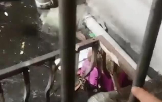 أم صينية ترمي طفلها من الطابق الثالث بعد ولادته مباشرة! والسبب؟ صورة رقم 6 أم صينية ترمي طفلها من الطابق الثالث بعد ولادته مباشرة! والسبب؟ صورة رقم 6