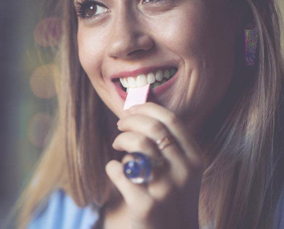 فوائد غير متوقعة لمضغ العلكة الخالية من السكر خاصة في هذه الأوقات! صورة رقم 4
