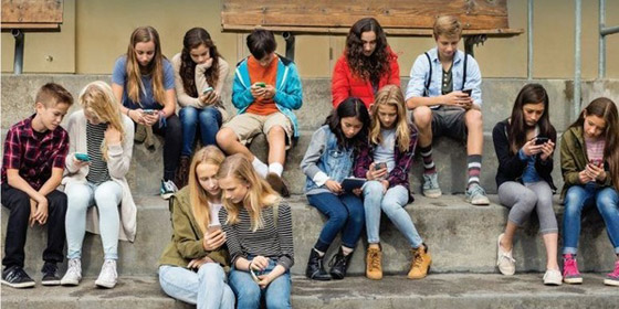 وسائل التواصل الاجتماعي تعزز الإكتئاب القاتل لدى المراهقين صورة رقم 4