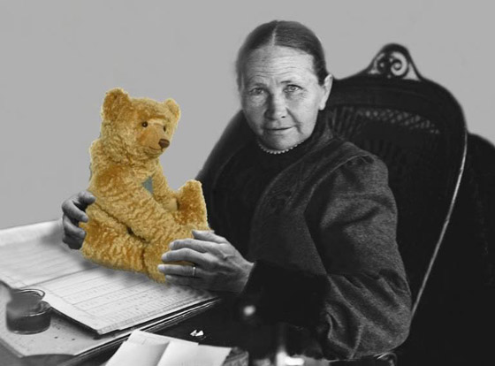 صورة رقم 3 - امرأة حُرمت من طفولتها بسبب المرض فأسعدت أطفال العام أجمع! صورة رقم 3 - امرأة حُرمت من طفولتها بسبب المرض فأسعدت أطفال العام أجمع!