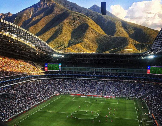 بالصور: تعرفوا على أغرب ملاعب كرة القدم حول العالم صورة رقم 5 بالصور: تعرفوا على أغرب ملاعب كرة القدم حول العالم صورة رقم 5