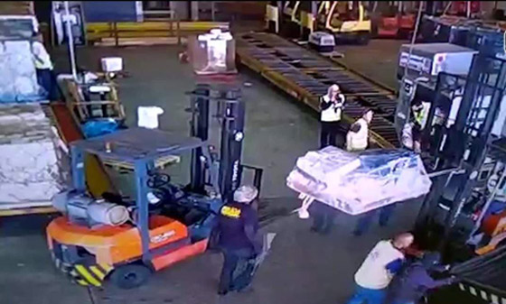 البرازيل: عصابة تسرق سبائك ذهب بقيمة 30 مليون دولار من مطار شحن صورة رقم 4 البرازيل: عصابة تسرق سبائك ذهب بقيمة 30 مليون دولار من مطار شحن صورة رقم 4