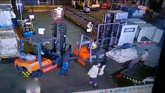 البرازيل: عصابة تسرق سبائك ذهب بقيمة 30 مليون دولار من مطار شحن صورة رقم 11 البرازيل: عصابة تسرق سبائك ذهب بقيمة 30 مليون دولار من مطار شحن صورة رقم 11