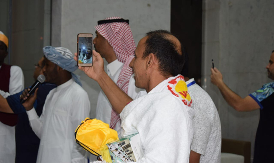  بالصور: الحجاج بكل لغات العالم: 