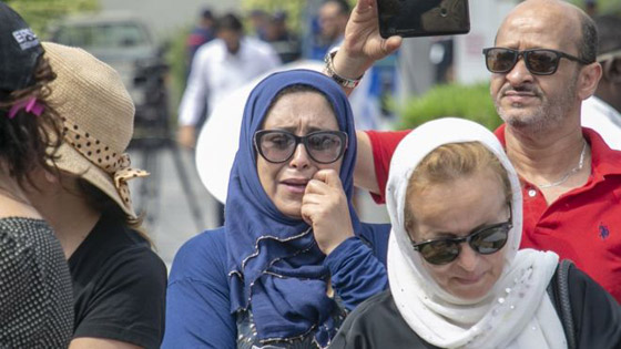 بالدموع والأعلام يودع التونسيون رئيسهم الراحل الباجي قايد السبسي صورة رقم 5 بالدموع والأعلام يودع التونسيون رئيسهم الراحل الباجي قايد السبسي صورة رقم 5