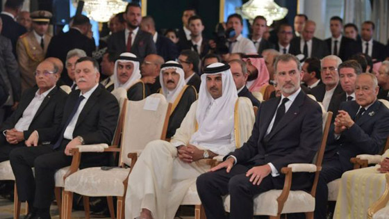 بالدموع والأعلام يودع التونسيون رئيسهم الراحل الباجي قايد السبسي صورة رقم 6 بالدموع والأعلام يودع التونسيون رئيسهم الراحل الباجي قايد السبسي صورة رقم 6
