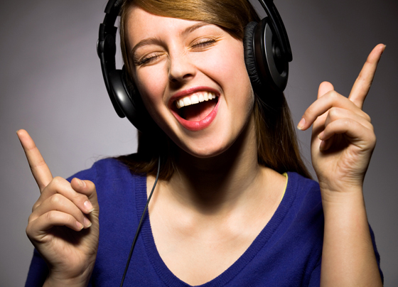  احذروا.. سماعات الرأس الحديثة تدمر السمع! صورة رقم 6