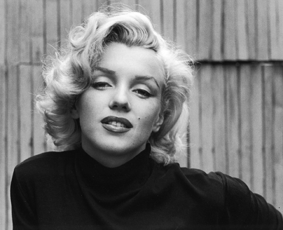 ذكرى ميلاد مارلين مونرو أسطورة الاغراء والجمال التي هزّت هوليوود ورحلت بغموض! صورة رقم 13