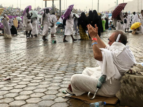 مشهد مهيب: هطول أمطار غزيرة على عرفات أثناء صلاة الحجاج! فيديو صورة رقم 9 مشهد مهيب: هطول أمطار غزيرة على عرفات أثناء صلاة الحجاج! فيديو صورة رقم 9