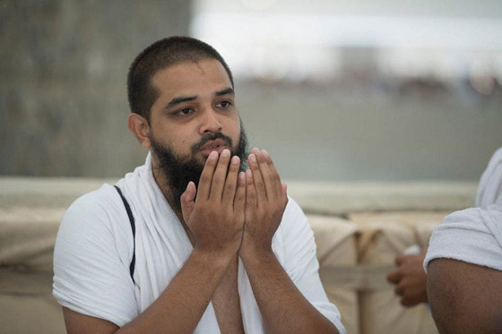 الحجاج يرمون الجمرات في مشعر منى في أول أيام عيد الأضحى المبارك صورة رقم 11 الحجاج يرمون الجمرات في مشعر منى في أول أيام عيد الأضحى المبارك صورة رقم 11
