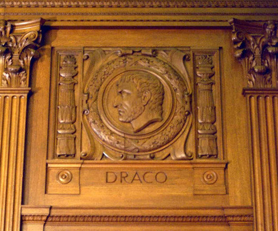 16 طريقة غريبة وتراجيدية تسببت بموت شخصيات إغريقية بارزة صورة رقم 9