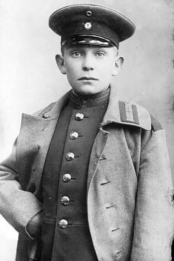 بالصور: إليكم أكثر قادة العالم شهرة عندما كانوا مجرد أطفال صغار صورة رقم 2 بالصور: إليكم أكثر قادة العالم شهرة عندما كانوا مجرد أطفال صغار صورة رقم 2