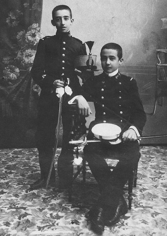 بالصور: إليكم أكثر قادة العالم شهرة عندما كانوا مجرد أطفال صغار صورة رقم 7 بالصور: إليكم أكثر قادة العالم شهرة عندما كانوا مجرد أطفال صغار صورة رقم 7