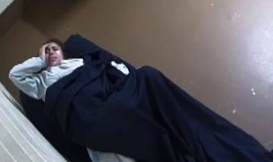 أمضت ساعات تصرخ طلبا للنجدة.. سجينة أمريكية تنجب طفلها داخل الزنزانة! صورة رقم 4 أمضت ساعات تصرخ طلبا للنجدة.. سجينة أمريكية تنجب طفلها داخل الزنزانة! صورة رقم 4