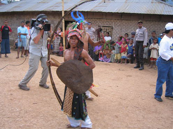 جزيرة سكنها بشر وحيوانات لا مثيل لهم في العالم! صورة رقم 14