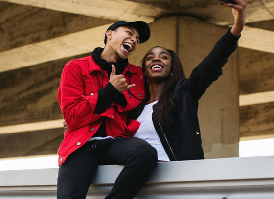 6 أبراج تفضل المجموعة الصغيرة من الأصدقاء صورة رقم 6