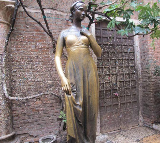 أغرب الأشياء التي عُثر عليها داخل تماثيل أثرية عمرها مئات السنين صورة رقم 3 أغرب الأشياء التي عُثر عليها داخل تماثيل أثرية عمرها مئات السنين صورة رقم 3