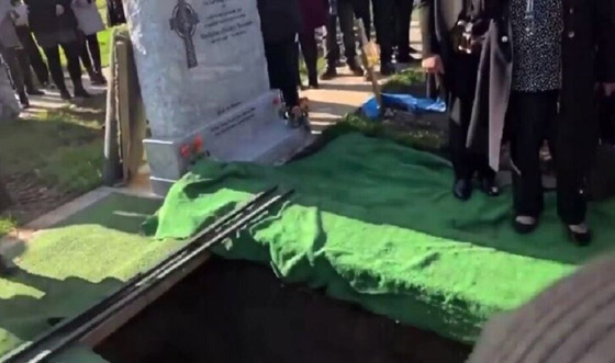 فيديو: ميت يدق على تابوته عند دفنه ويصرخ: دعوني أخرج! صورة رقم 9