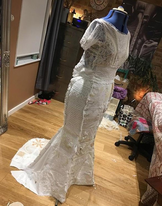 تصنع فستان زفافها مجاناً بفضل حيلة ذكية صورة رقم 2