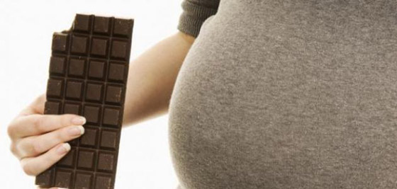 6 أسباب تدفع المرأة الحامل لتناول الشوكولاتة يومياً صورة رقم 4