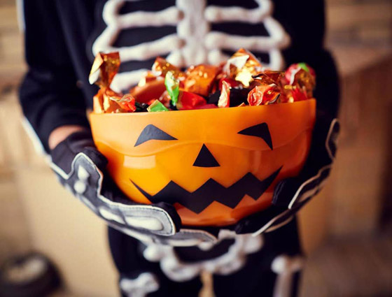 طرق غريبة ومضحكة للاحتفال بعيد الهالوين في جميع أنحاء العالم صورة رقم 4 طرق غريبة ومضحكة للاحتفال بعيد الهالوين في جميع أنحاء العالم صورة رقم 4