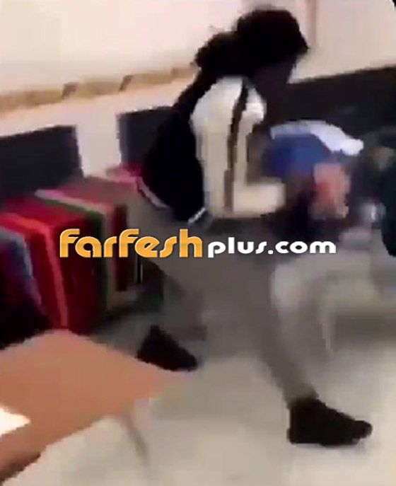 فيديو صادم.. معلمة أمريكية تنهال بالضرب المبرح على طالبة! صورة رقم 6 فيديو صادم.. معلمة أمريكية تنهال بالضرب المبرح على طالبة! صورة رقم 6
