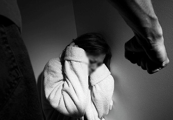 جرائم ضد عربيات أشد بشاعة من القتل.. آخرهم رجل اقتلع عيني زوجته! صورة رقم 1 جرائم ضد عربيات أشد بشاعة من القتل.. آخرهم رجل اقتلع عيني زوجته! صورة رقم 1