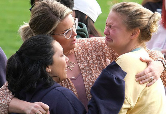 مقتل وإصابة طلاب في حادث إطلاق نار بمدرسة ثانوية في كاليفورنيا! صورة رقم 26 مقتل وإصابة طلاب في حادث إطلاق نار بمدرسة ثانوية في كاليفورنيا! صورة رقم 26
