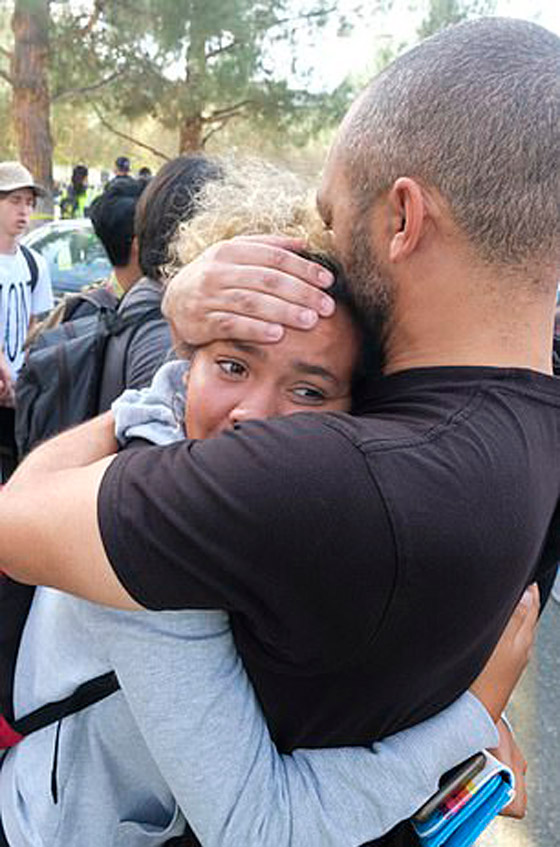 مقتل وإصابة طلاب في حادث إطلاق نار بمدرسة ثانوية في كاليفورنيا! صورة رقم 27 مقتل وإصابة طلاب في حادث إطلاق نار بمدرسة ثانوية في كاليفورنيا! صورة رقم 27