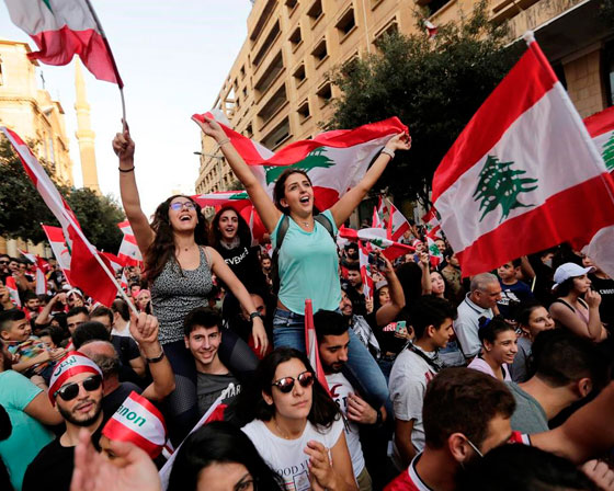 في اليوم الـ45 للاحتجاجات.. التظاهرات مستمرة في لبنان صورة رقم 11