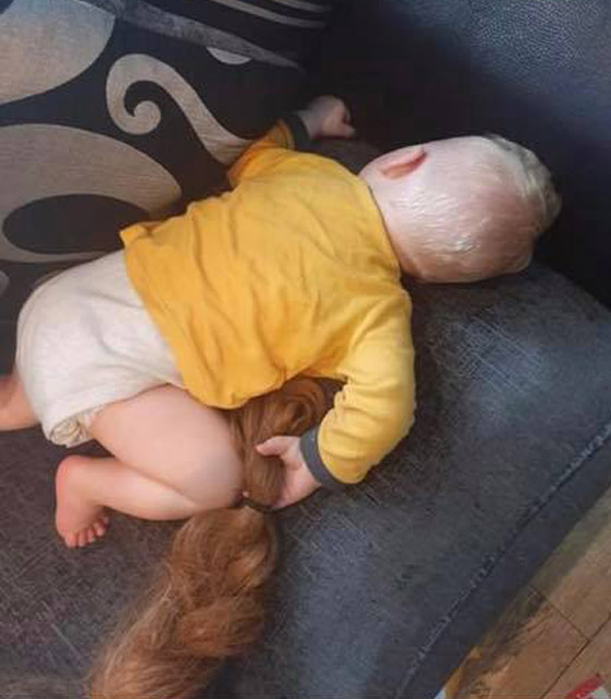 بالصور.. رأس دمية يُحوّل حياة أسرة بريطانية إلى جحيم! ما القصة؟ صورة رقم 6