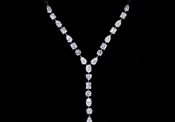 تعرفوا إلى أشهر عمليات لسرقة المجوهرات في العصر الحديث صورة رقم 3 تعرفوا إلى أشهر عمليات لسرقة المجوهرات في العصر الحديث صورة رقم 3