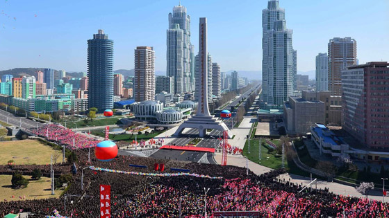 زعيم كوريا الشمالية يفتتح (المدينة الاشتراكية الفاضلة) الجديدة صورة رقم 10 زعيم كوريا الشمالية يفتتح (المدينة الاشتراكية الفاضلة) الجديدة صورة رقم 10