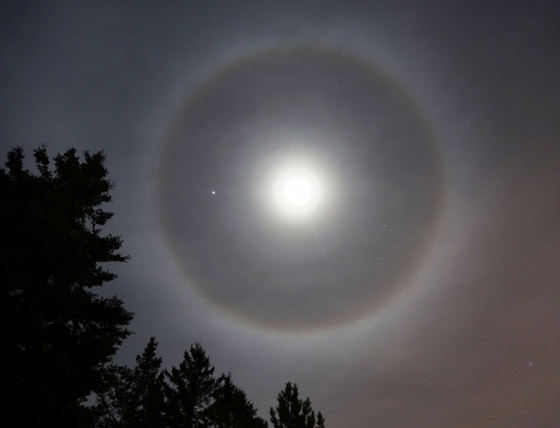 بالصور: ما سر ظاهرة (هالة القمر) النادرة والغامضة؟ صورة رقم 7
