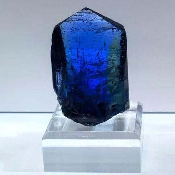 الأحجار الكريمة الثمينة.. أنواع متعددة وفوائد صحية مذهلة! صورة رقم 9 الأحجار الكريمة الثمينة.. أنواع متعددة وفوائد صحية مذهلة! صورة رقم 9