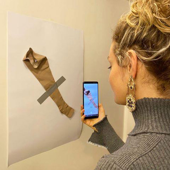 سخرية من لوحة موزة على الحائط.. شاورما وطماطم تملأ التواصل الاجتماعي صورة رقم 13