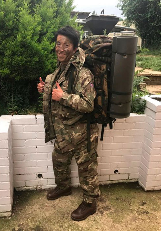 تحضّر جلساتها الكيميائية وكأنّها في طريقها إلى حفل استثنائي... مريضة لا مثيل لها صورة رقم 3 تحضّر جلساتها الكيميائية وكأنّها في طريقها إلى حفل استثنائي... مريضة لا مثيل لها صورة رقم 3