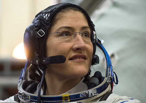 قضت أطول وقت في الفضاء الخارجي.. رائدة فضاء تدخل التاريخ! صورة رقم 5