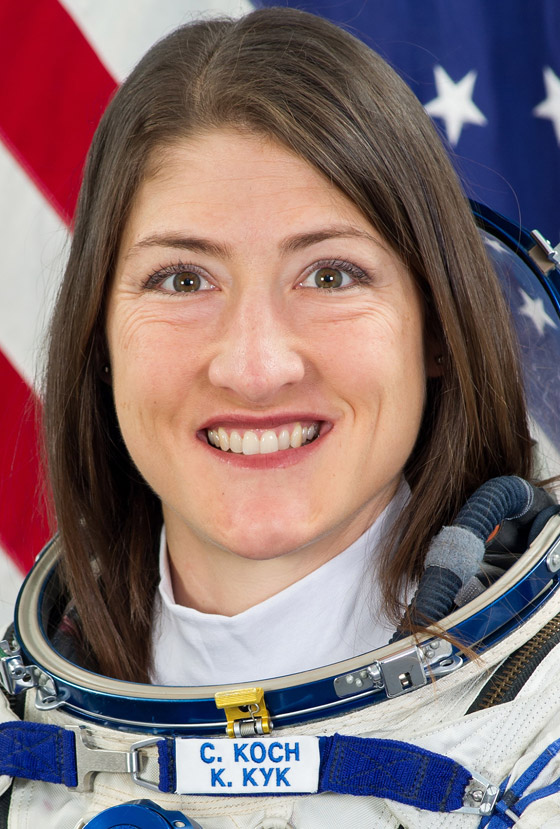 قضت أطول وقت في الفضاء الخارجي.. رائدة فضاء تدخل التاريخ! صورة رقم 15