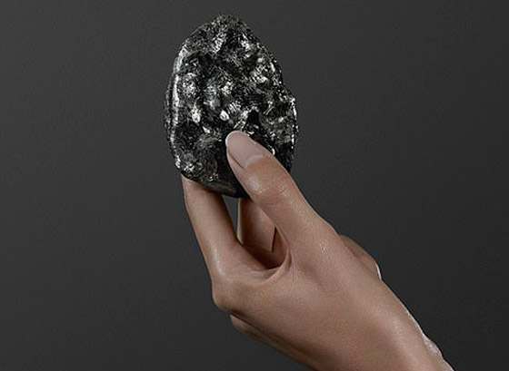 ألماسة بحجم كرة التنس تخطف الأنظار في أحد المتاجر في باريس! صورة رقم 17