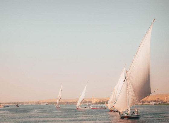 بيوت النوبة بقرية غرب سهيل بمصر.. منازل ملونة بكل ألوان قوس القزح صورة رقم 3