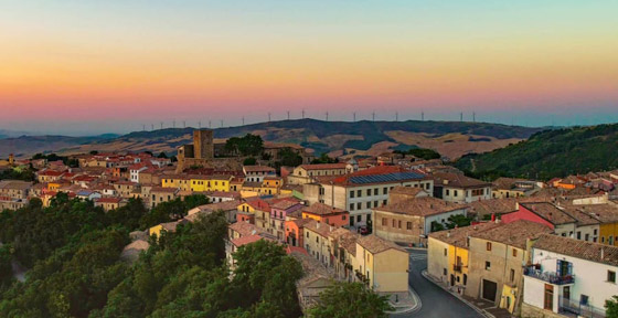 بعد عروض بيع منازل خالية مقابل يورو واحد.. بلدة إيطالية تقدم عرضا مختلفا صورة رقم 12