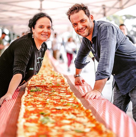 بيتزا ضخمة بطول 103 أمتار في حملة لمكافحة حرائق أستراليا! صورة رقم 14