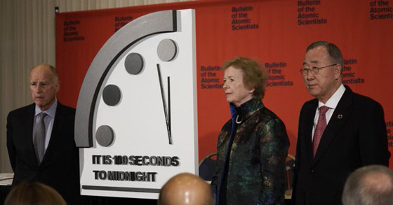 العلماء يقدّمون ساعة 