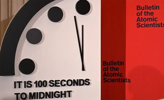 العلماء يقدّمون ساعة 