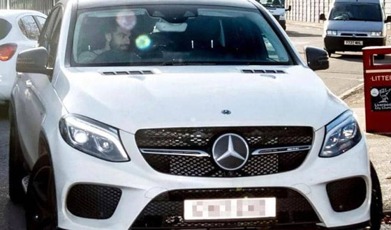 من (الكامري) إلى (البنتلي) هذا هو أسطول سيارات محمد صلاح الفاخرة صورة رقم 2