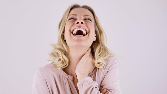 الضحك بدون سبب ليس دائما قلة أدب: اليكم أنواع الضحك ومعانيه المختلفة. صورة رقم 4