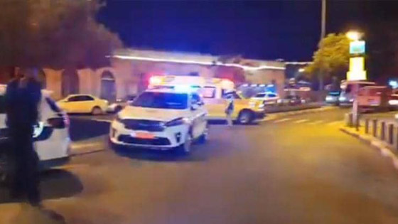 بالفيديو عملية دهس في القدس على خلفية قومية وإصابة 14 جنديا إسرائيليا صورة رقم 3 بالفيديو عملية دهس في القدس على خلفية قومية وإصابة 14 جنديا إسرائيليا صورة رقم 3