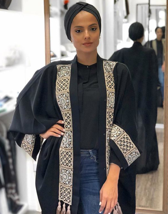 بالصور: أجمل العبايات السوداء موضة الموسم من الفاشينيستا المحجبات صورة رقم 6 بالصور: أجمل العبايات السوداء موضة الموسم من الفاشينيستا المحجبات صورة رقم 6